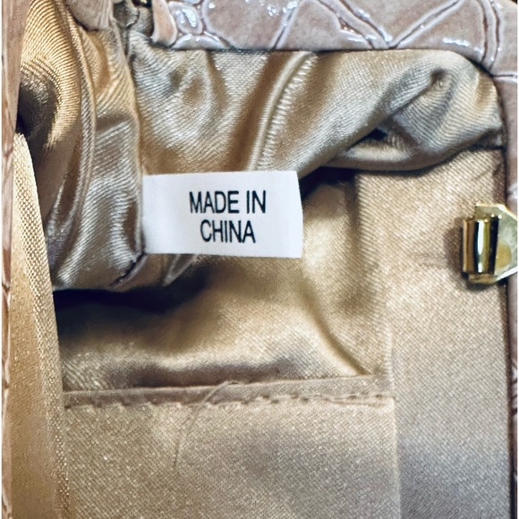 🌟HP🌟NWOT La Regale Taupe Vinyl Crocodile Convertible Clutch Evening Bag - Picture 6 of 10